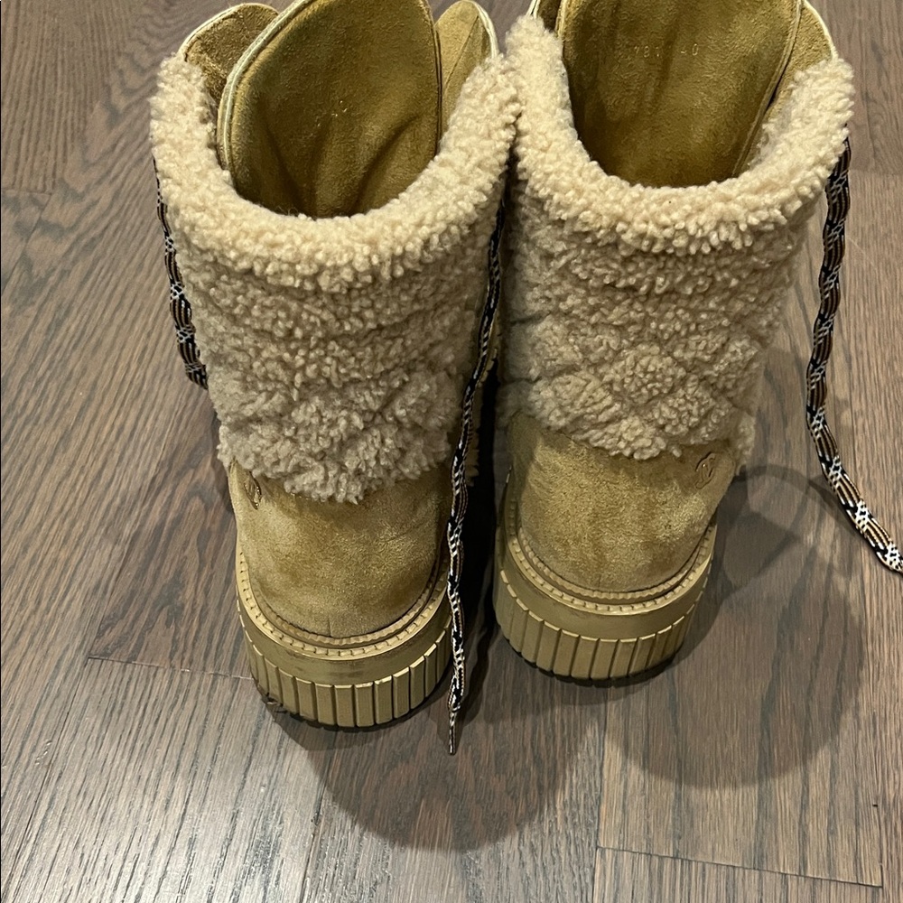 CHANEL Tan Shearling Winter Boots - Picture 6 of 12